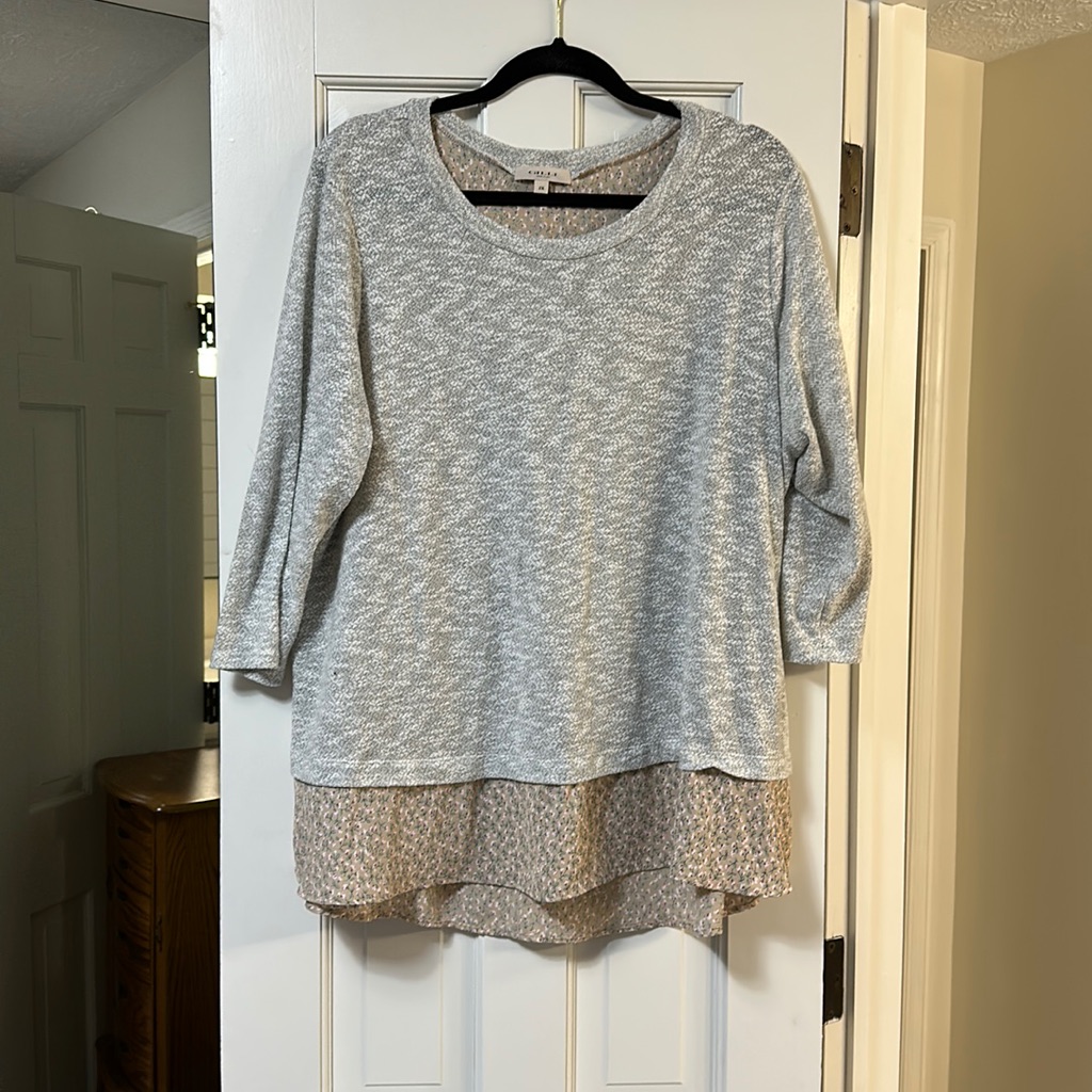 2x Gilli Split Back Top